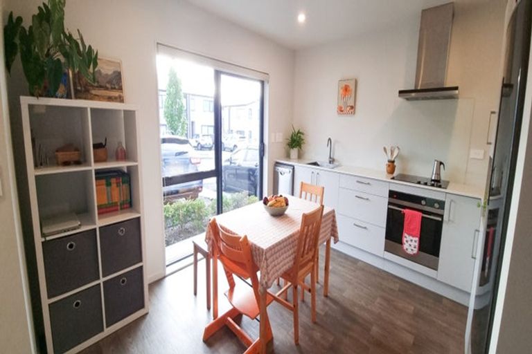 Photo of property in 86 Matawhanga Drive, Wattle Downs, Auckland, 2103