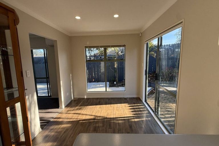 Photo of property in 6 Chadlington Avenue, Henderson, Auckland, 0612