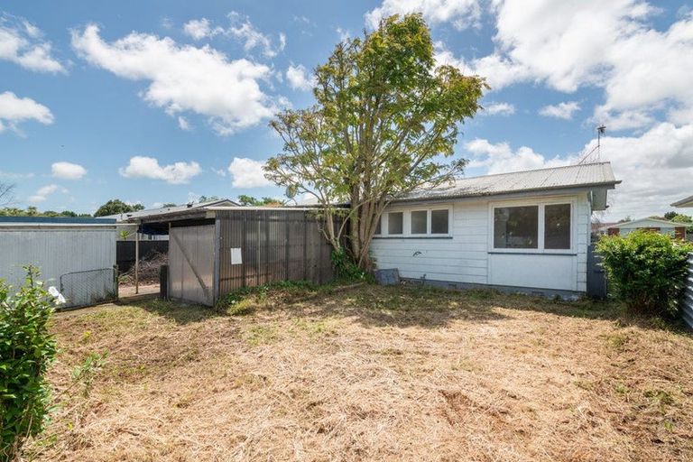 Photo of property in 52 Halswell Crescent, Westbrook, Palmerston North, 4412