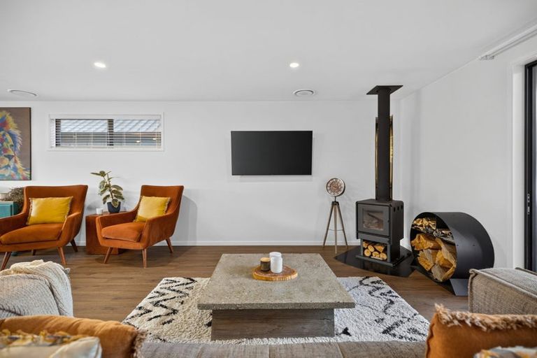 Photo of property in 25 Friesian Close, Jacks Point, 9371