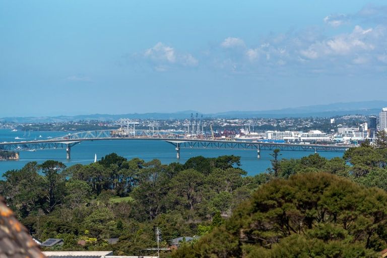 Photo of property in 32 Onetaunga Road, Chatswood, Auckland, 0626