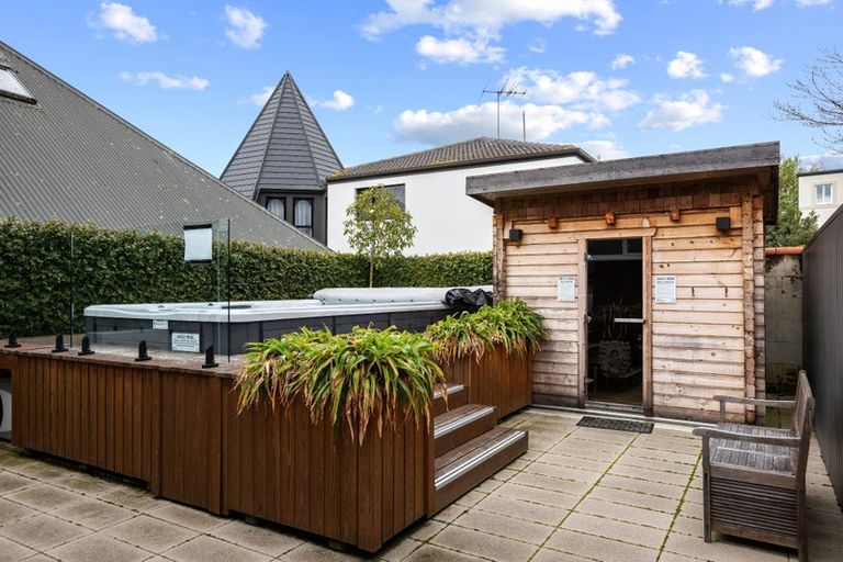 Photo of property in 14 Ayr Street, Riccarton, Christchurch, 8011