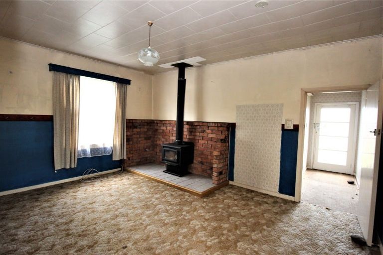 Photo of property in 12 Ngapapa Street, Urenui, 4375