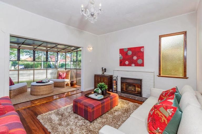 Photo of property in 22 Kiwitea Street, Sandringham, Auckland, 1041