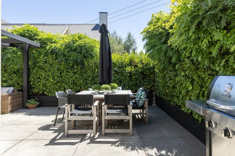 Photo of property in 2/11 Te Aute Road, Havelock North, 4130