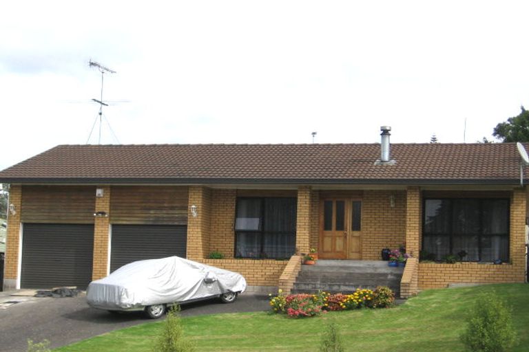 Photo of property in 2 Khaleel Place, Henderson, Auckland, 0612