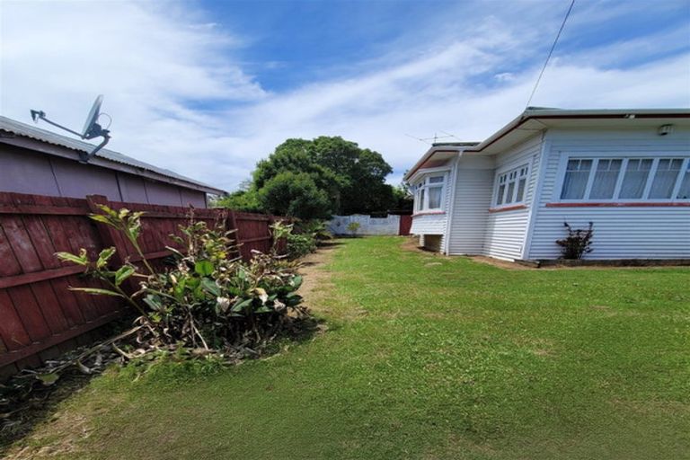 Photo of property in 31 Driver Road, Mangere East, Auckland, 2024
