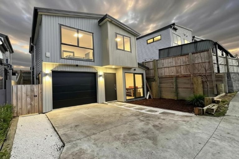 Photo of property in 15c Ranch Avenue, Beach Haven, Auckland, 0626