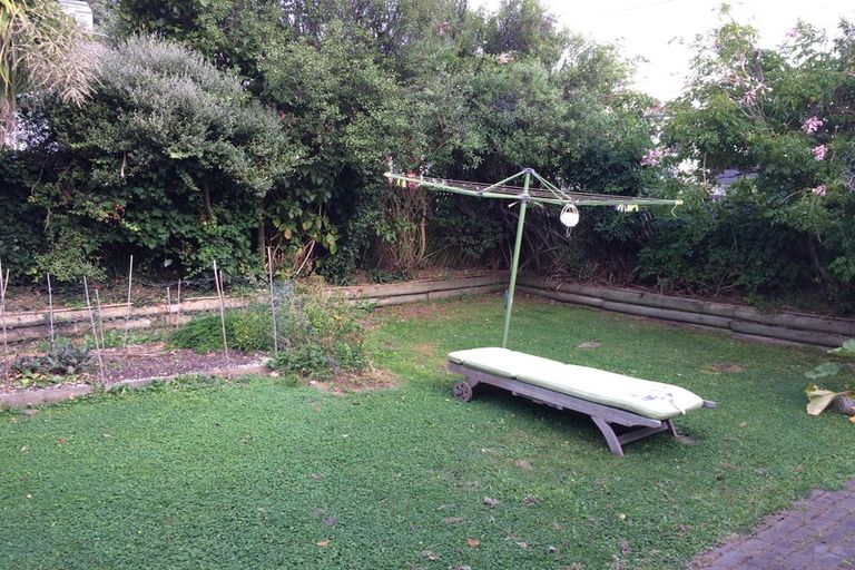 Photo of property in 49 The Parade, Island Bay, Wellington, 6023