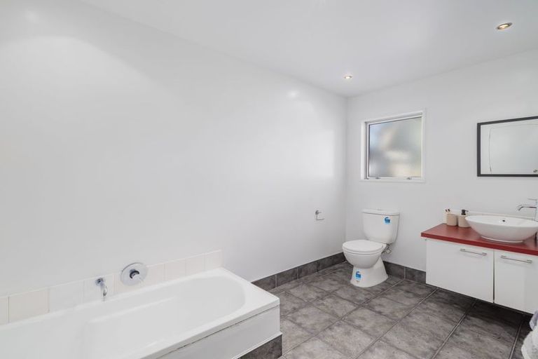 Photo of property in 72 Mauger Drive, Heathcote Valley, Christchurch, 8022