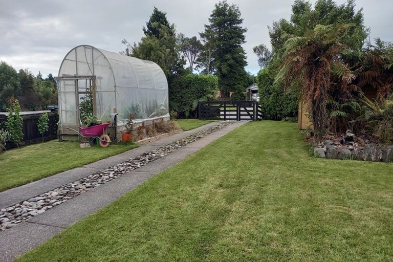 Photo of property in 6 Opuka Place, Haast, 7886