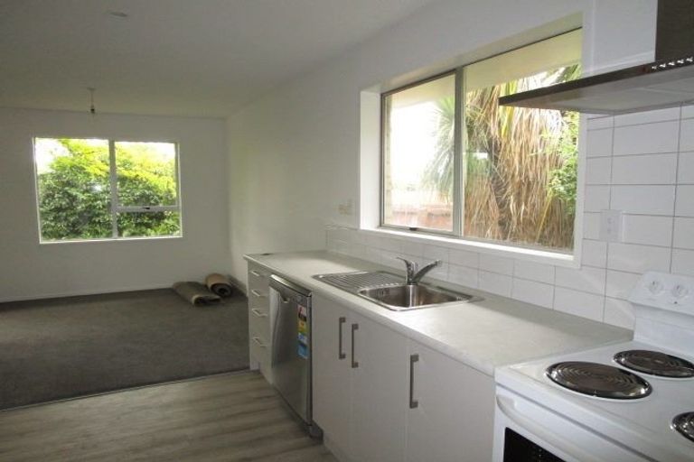Photo of property in 58 Veitches Road, Casebrook, Christchurch, 8051