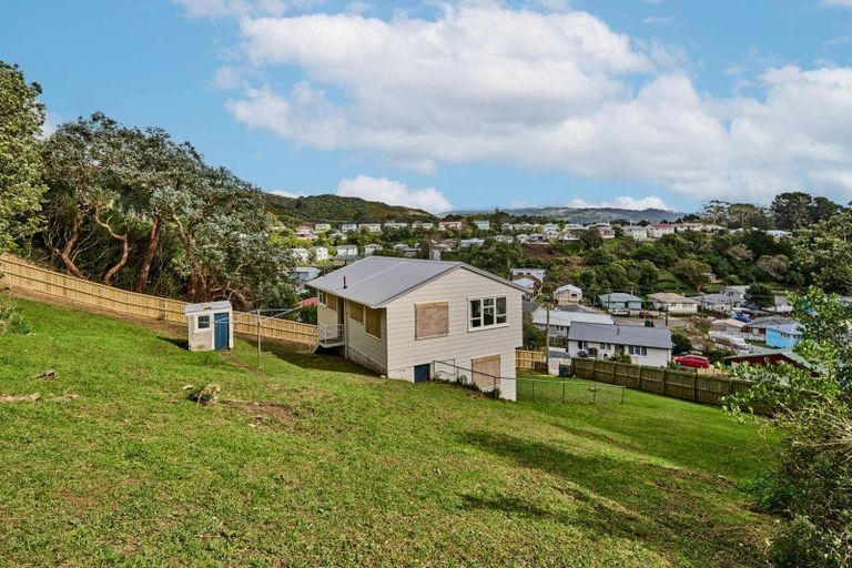 Photo of property in 35 Durham Street, Cannons Creek, Porirua, 5024