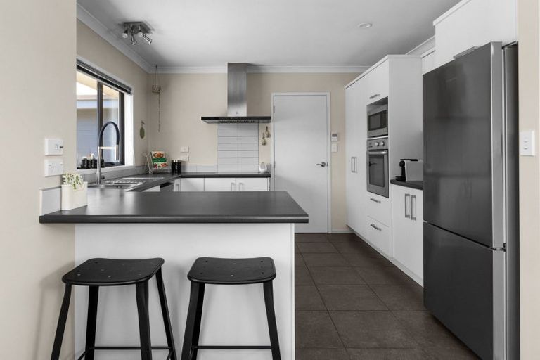 Photo of property in 2/11 Te Aute Road, Havelock North, 4130