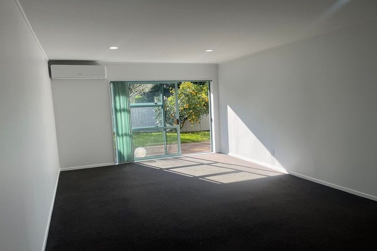 Photo of property in 2/7 Marbeth Court, Botany Downs, Auckland, 2010