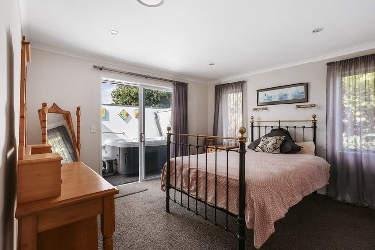 Photo of property in 17 Lynley Park Drive, Omokoroa, 3114