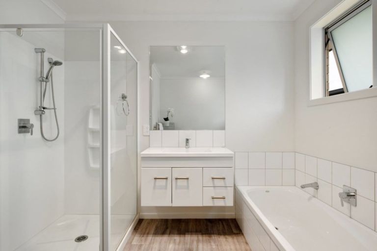 Photo of property in 7 Fender Close, Pyes Pa, Tauranga, 3112