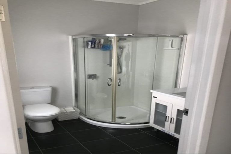 Photo of property in 76 Paynters Avenue, Strandon, New Plymouth, 4312