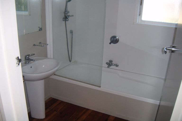 Photo of property in 12 Mokau Place, Terrace End, Palmerston North, 4410