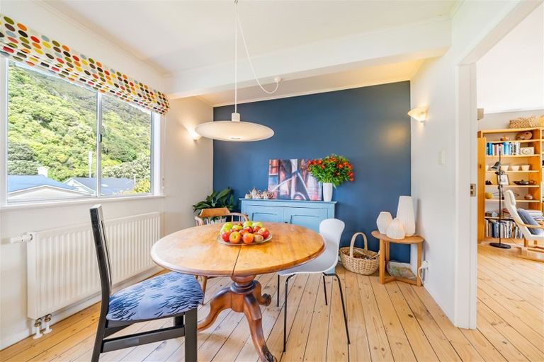 Photo of property in 93 Oroua Street, Eastbourne, Lower Hutt, 5013