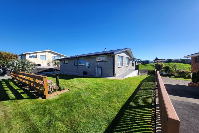 Photo of property in 8 Oakleigh Crescent, Oamaru North, Oamaru, 9400