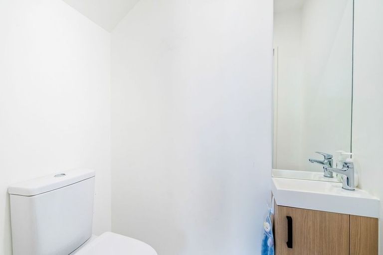 Photo of property in 66c Donovan Avenue, Massey, Auckland, 0614