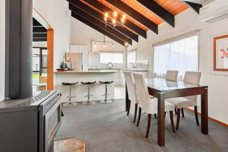 Photo of property in 2 Ebert Place, Rangiora, 7400