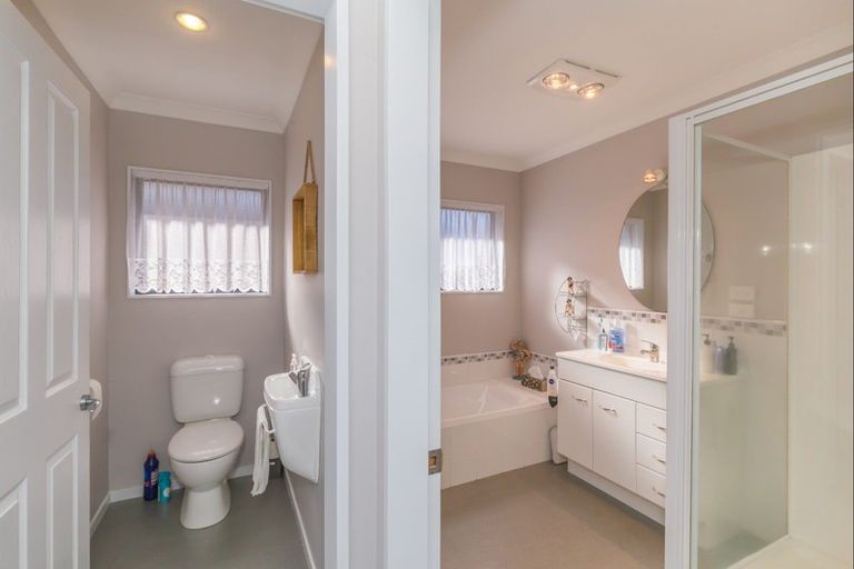 Photo of property in 5 Campbell Grove, Levin, 5510