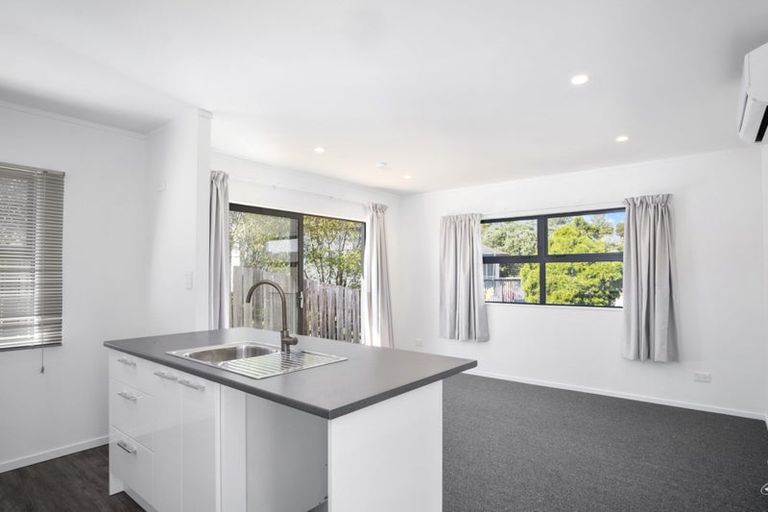 Photo of property in 9 Simon Ellice Drive, Bayview, Auckland, 0629