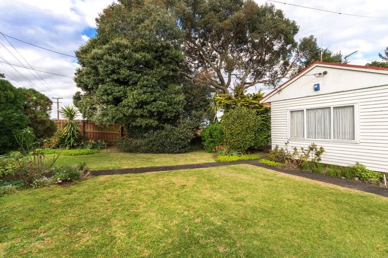 Photo of property in 327 Waiuku Road, Puni, Pukekohe, 2678