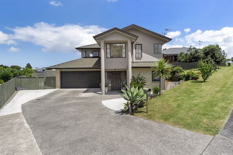 Photo of property in 6 Fairchild Avenue, Goodwood Heights, Auckland, 2105