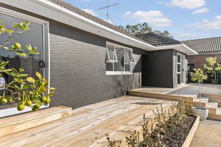 Photo of property in 2/113 Nile Road, Milford, Auckland, 0620