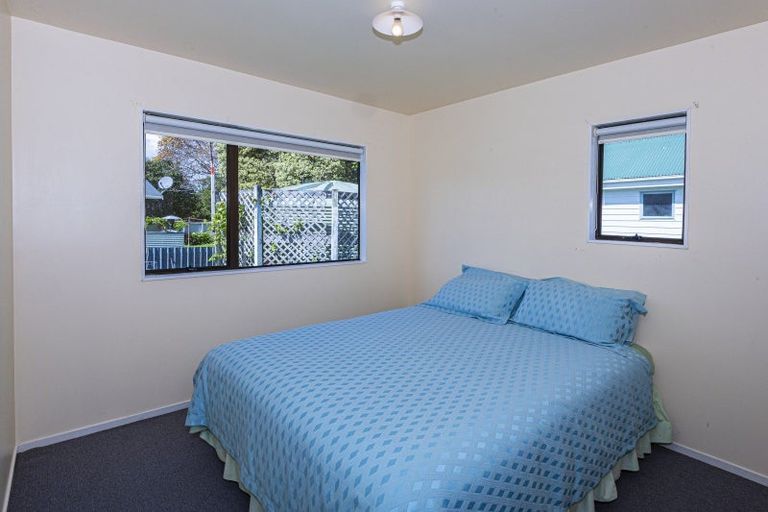 Photo of property in 2 Graham Street, One Tree Point, 0118