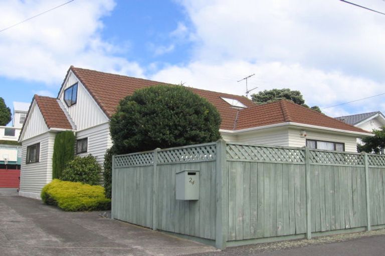 Photo of property in 24 The Quadrant, Miramar, Wellington, 6022