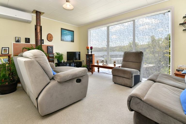 Photo of property in 53 Rautawhiri Road, Helensville, 0800