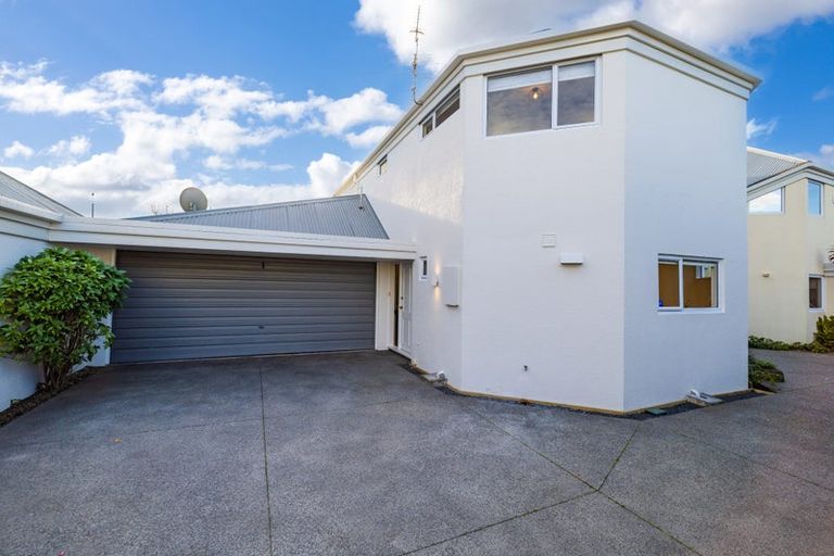 Photo of property in 2/212 Springfield Road, St Albans, Christchurch, 8014