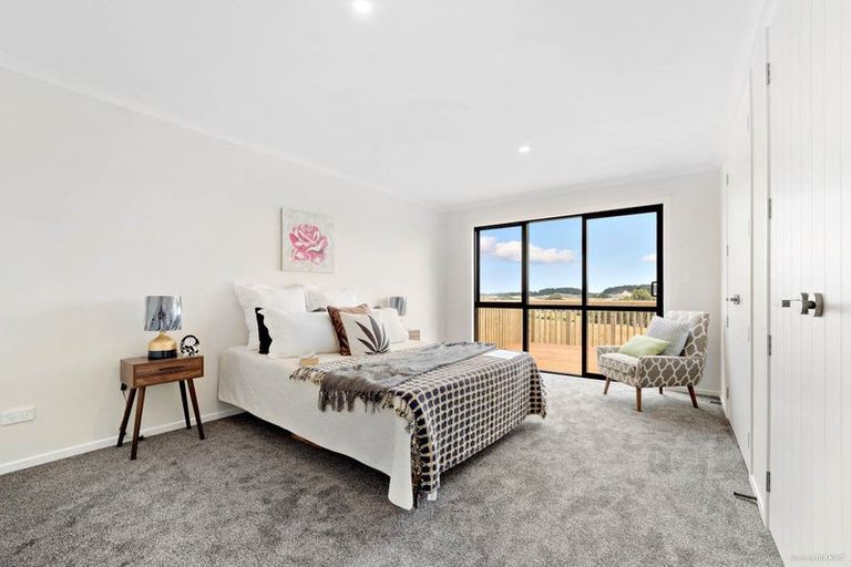 Photo of property in 27 Takurua Terrace, Orewa, 0931