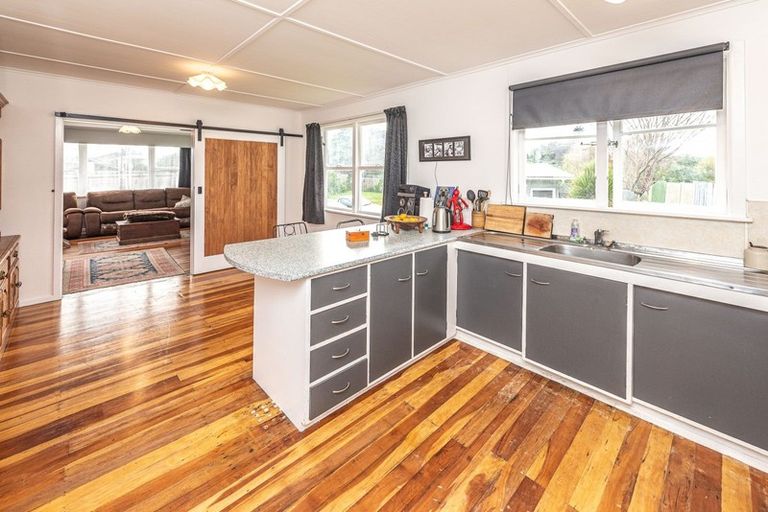 Photo of property in 22 Ashton Terrace, Castlecliff, Whanganui, 4501