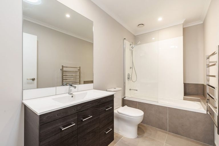 Photo of property in 32 Kauri Amber Road, Westgate, Auckland, 0614