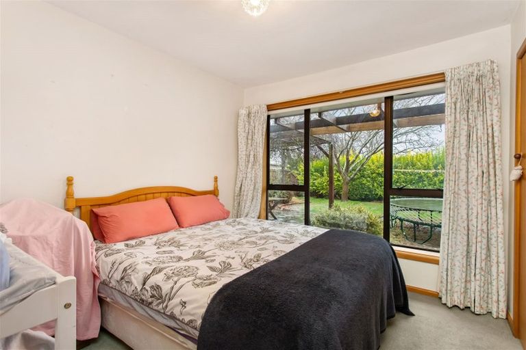 Photo of property in 15 Sevenoaks Drive, Bryndwr, Christchurch, 8053