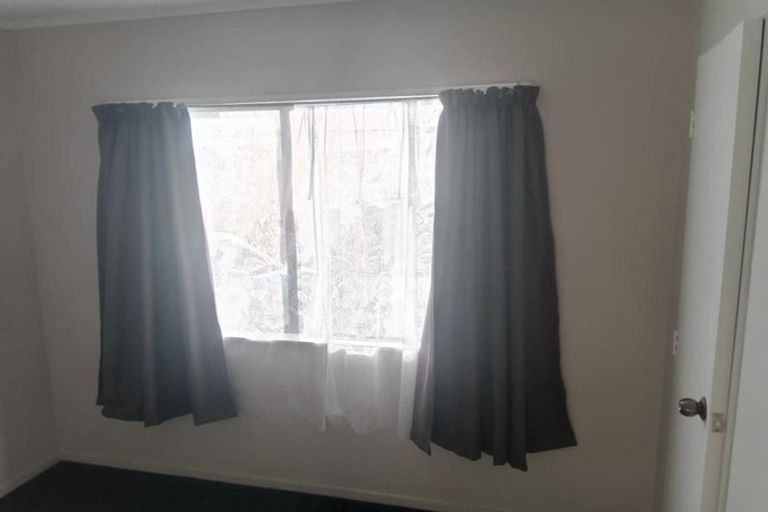 Photo of property in 2/388a West Coast Road, Glen Eden, Auckland, 0602