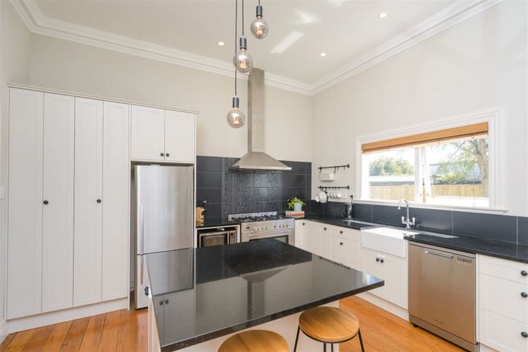 Photo of property in 17 Perrin Place, Kelvin Grove, Palmerston North, 4414