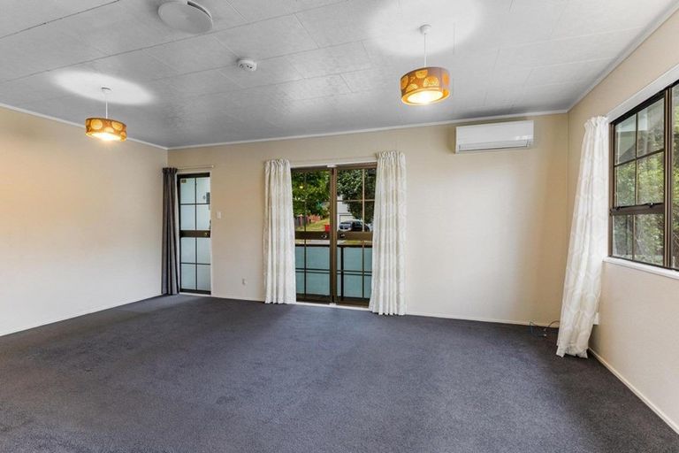 Photo of property in 94 Omapere Street, Whitby, Porirua, 5024
