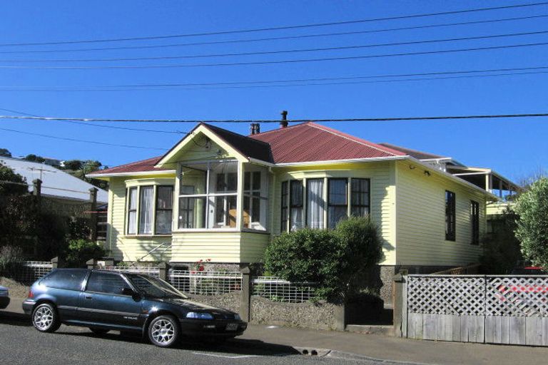 Photo of property in 10 Avon Street, Island Bay, Wellington, 6023