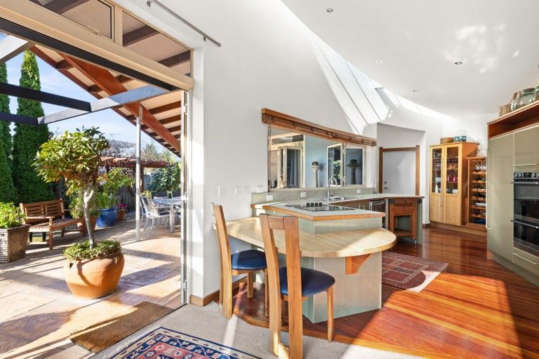 Photo of property in 207 Avenue Road, Greenmeadows, Napier, 4112