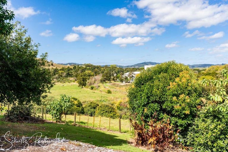 Photo of property in 15 Doctors Hill Road, Maungaturoto, 0520