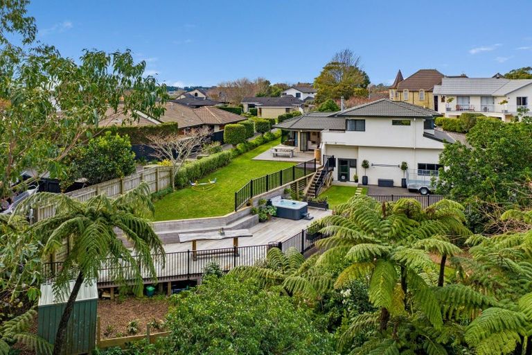 Photo of property in 22 Kinross Drive, Merrilands, New Plymouth, 4312