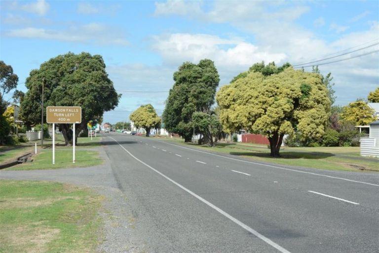 Photo of property in 6 South Road, Manaia, 4612