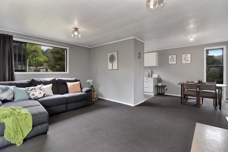 Photo of property in 19 Oxford Road, Lake Rotoma, Rotorua, 3074