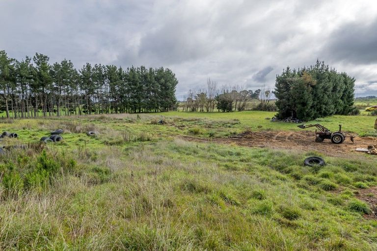 Photo of property in 500a Foxton Shannon Road, Foxton, 4893